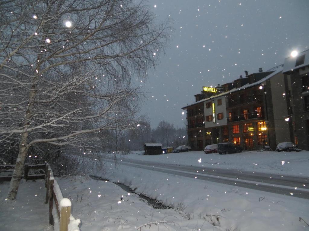 Hotel Eriste Exterior photo